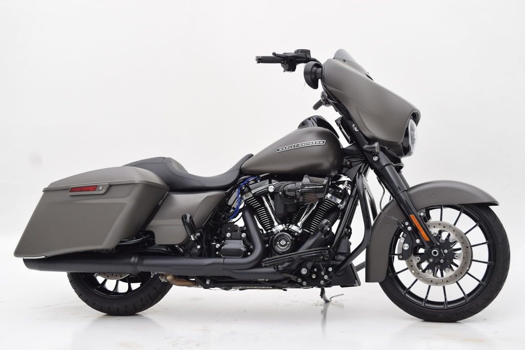 Harley-Davidson Street Glide Special Image