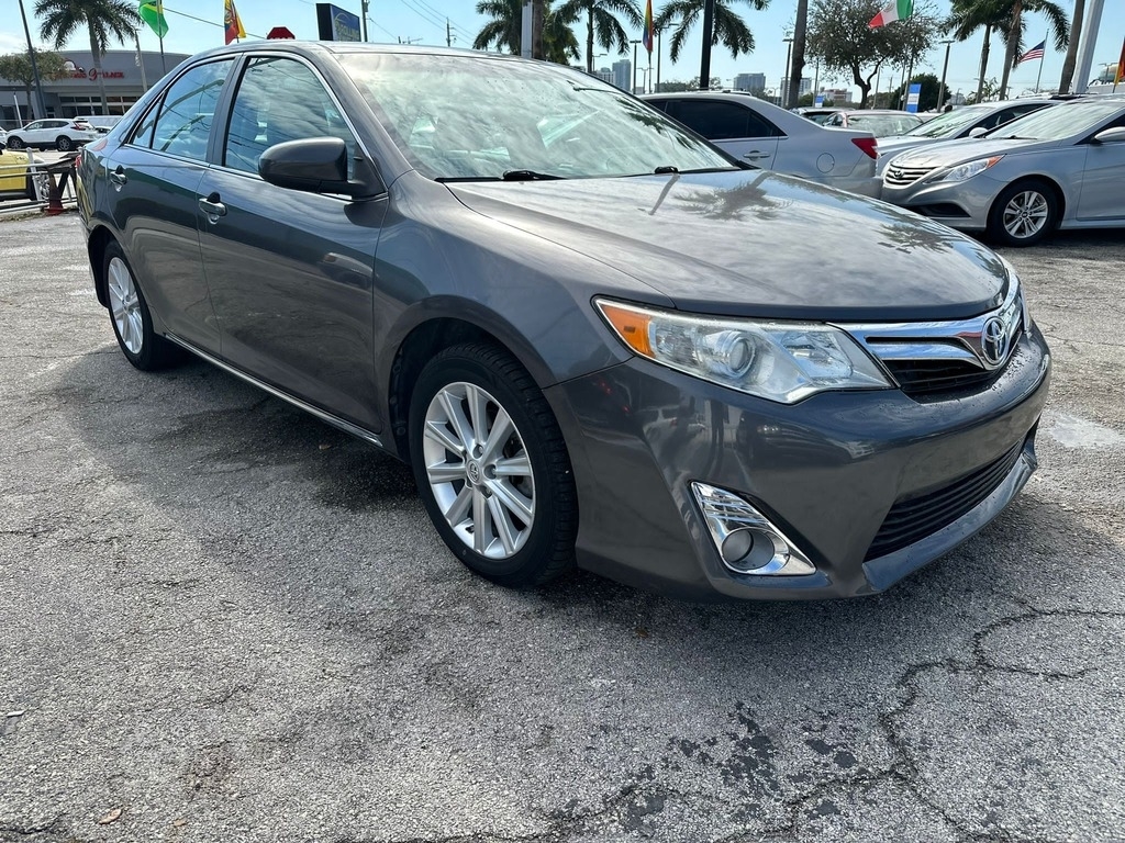 2014 Toyota Camry XLE's photo