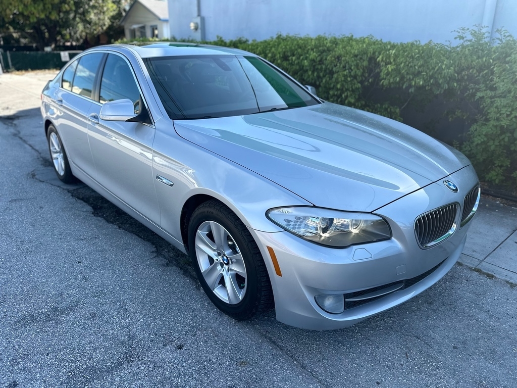 2012 BMW 5 Series 528i Sedan