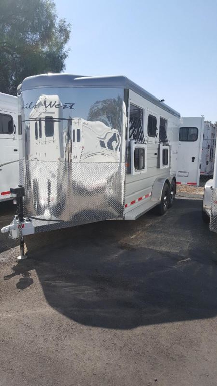 2026 Trails West Manufacturing SEIRRA II 3 Horse Trailer