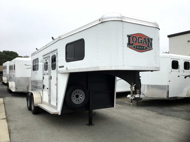 2026 Logan Coach BULLSEYE Horse Trailer