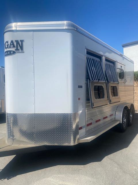2026 Logan Coach Roit Horse Trailer