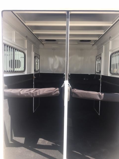 Trailer Photo 4