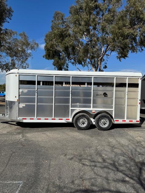 Trailer Photo 2