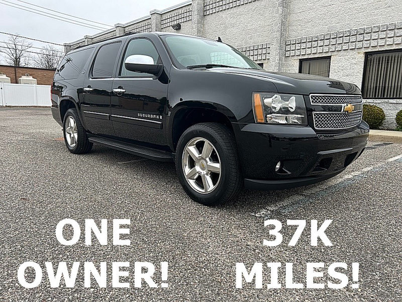 2007 Chevrolet Suburban's photo