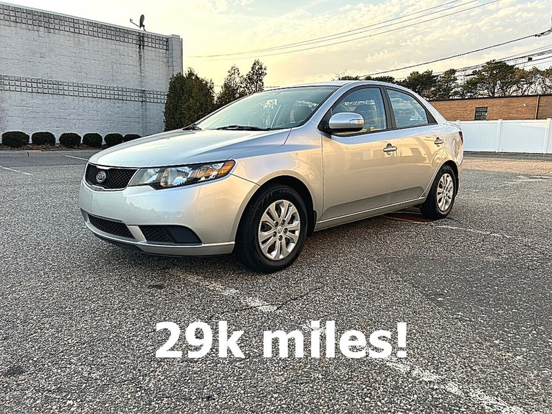 2010 Kia Forte EX's photo