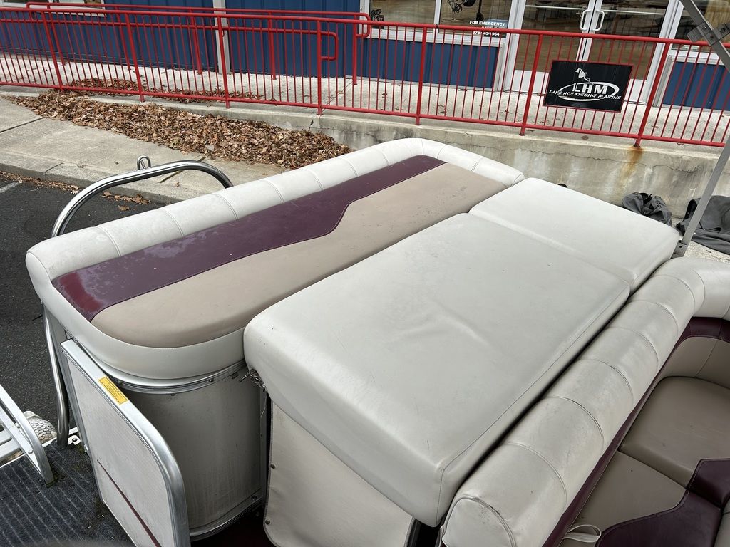 New 2025 Lund 1870 Predator Z1870C Center Console, 07849 Lake