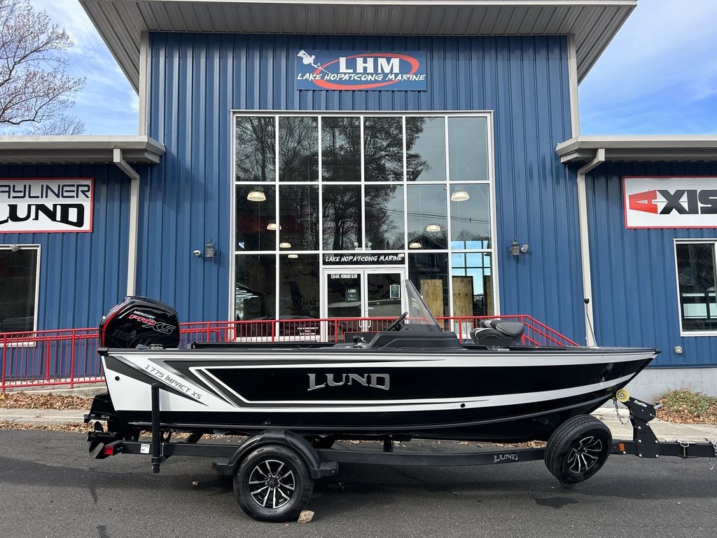 lunde18 Lund® Predator 2070 - 20 Foot Best Hunting and Bowfish Boats