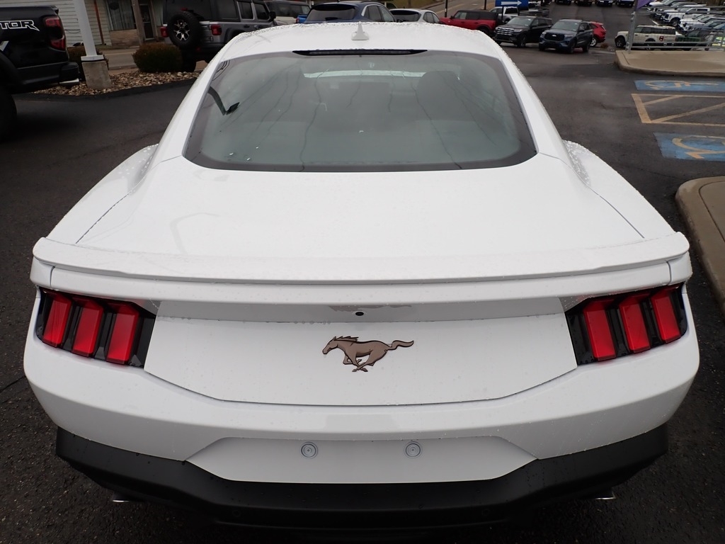 2026 Ford Mustang - 3