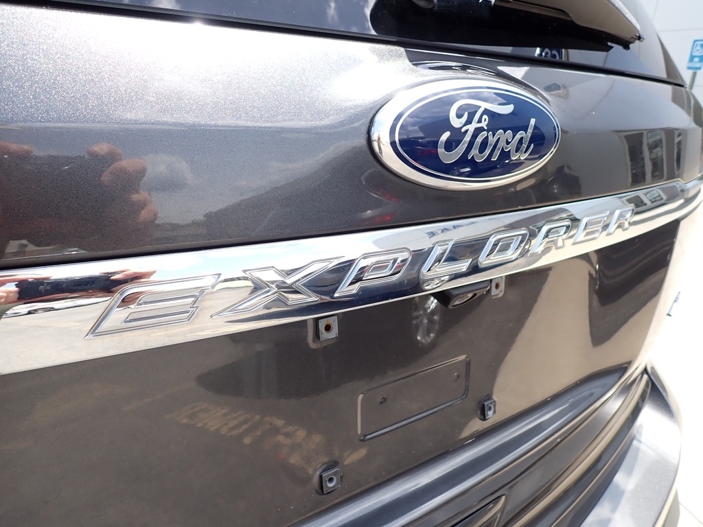 2015 Ford Explorer XLT - 5