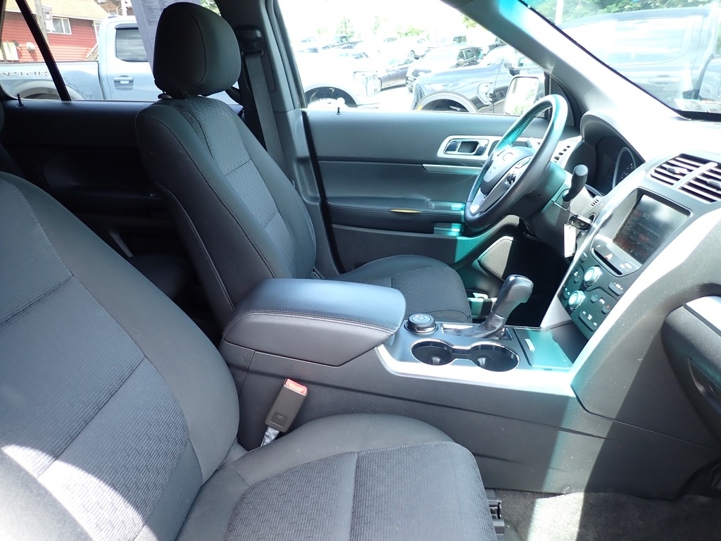 2015 Ford Explorer XLT - 7