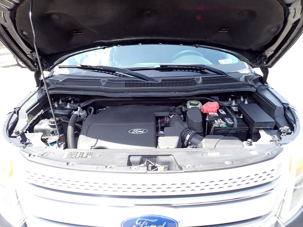 2015 Ford Explorer XLT - 11