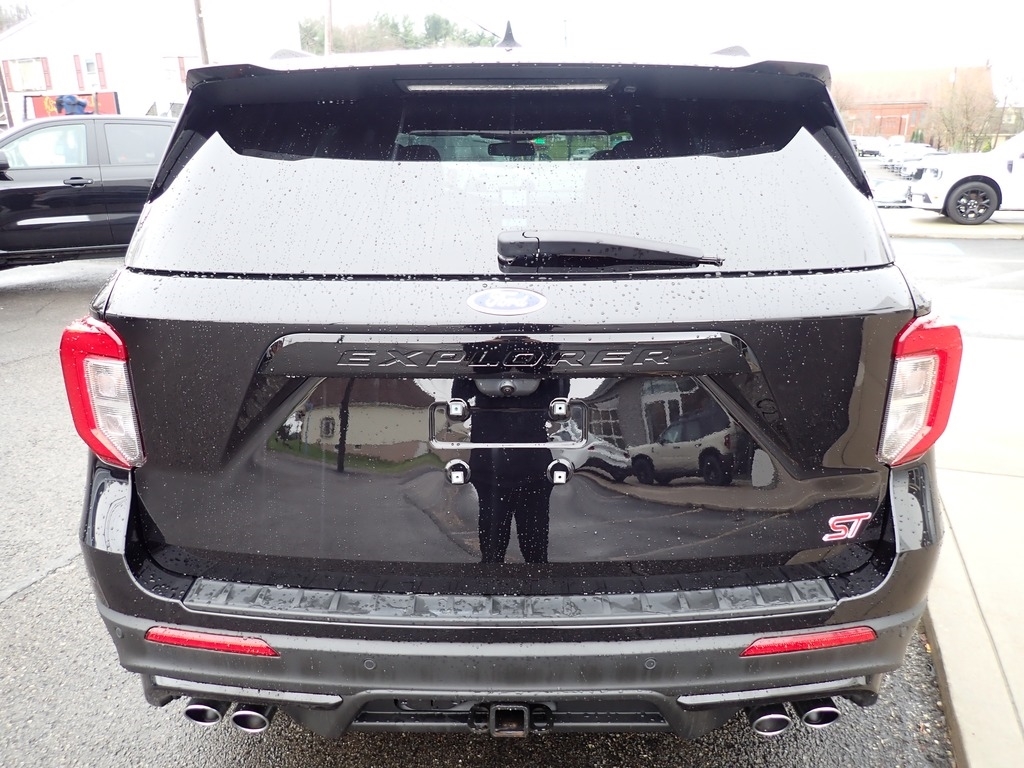 2023 Ford Explorer ST - 4