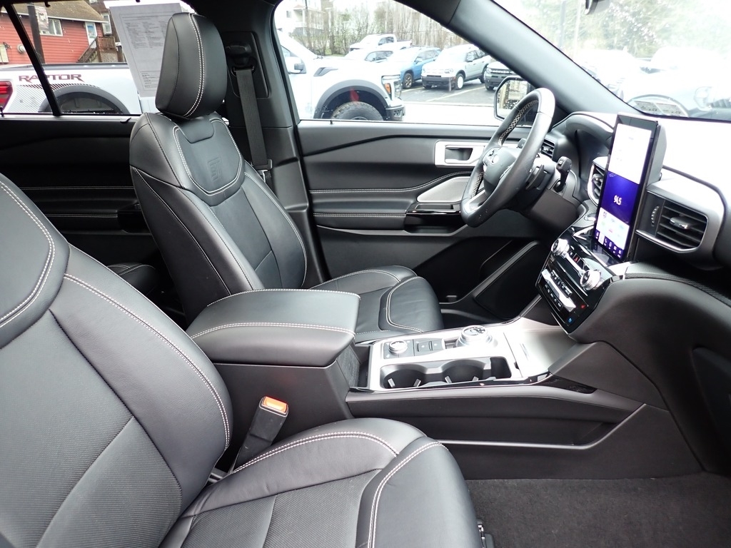 2023 Ford Explorer ST - 9