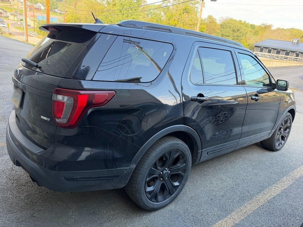 2019 Ford Explorer photo 3 of 5