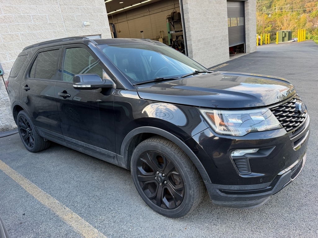 2019 Ford Explorer photo 4 of 5