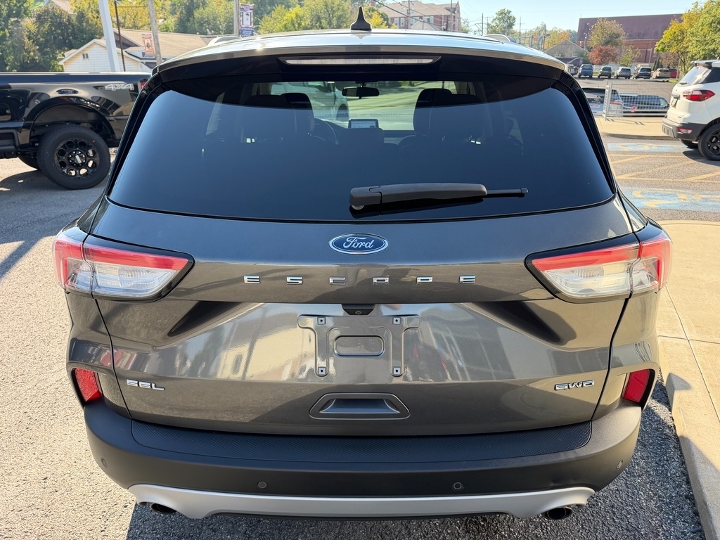 2020 Ford Escape photo 5 of 30