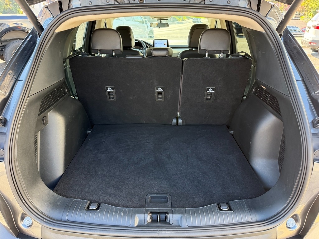 2020 Ford Escape photo 6 of 30