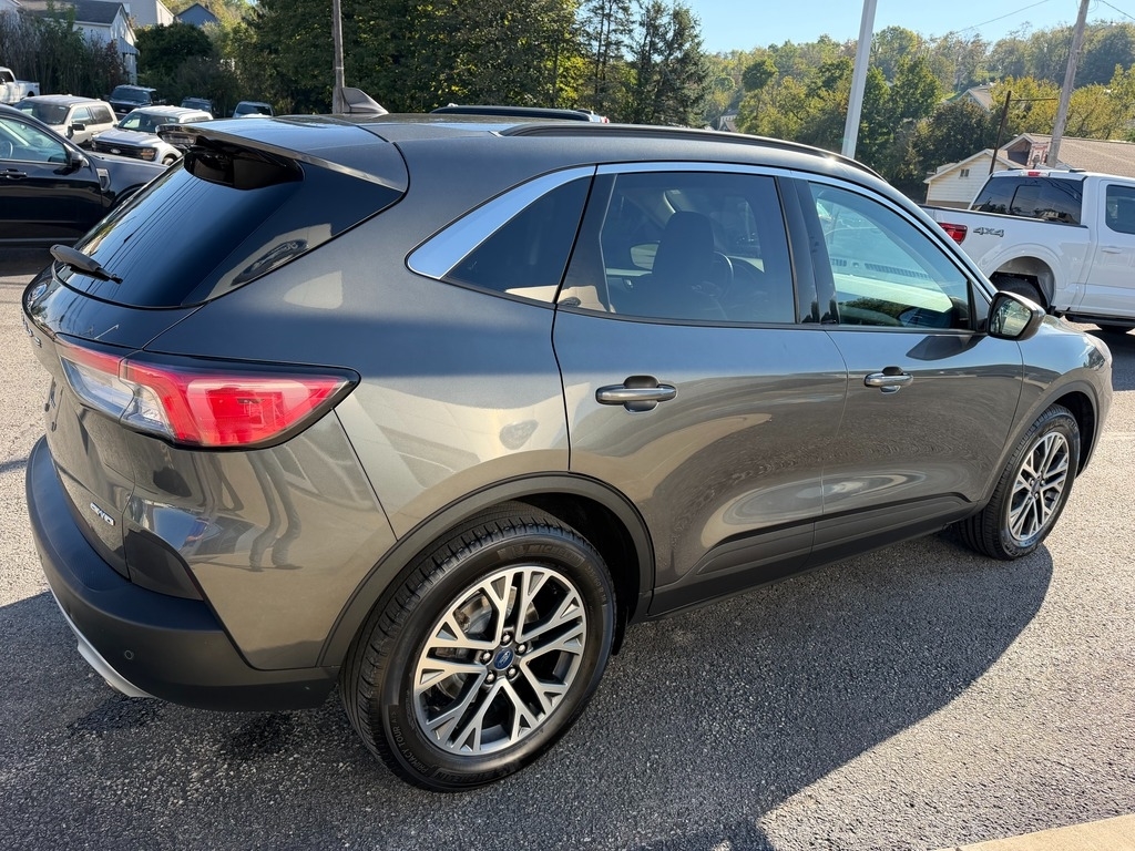 2020 Ford Escape photo 7 of 30