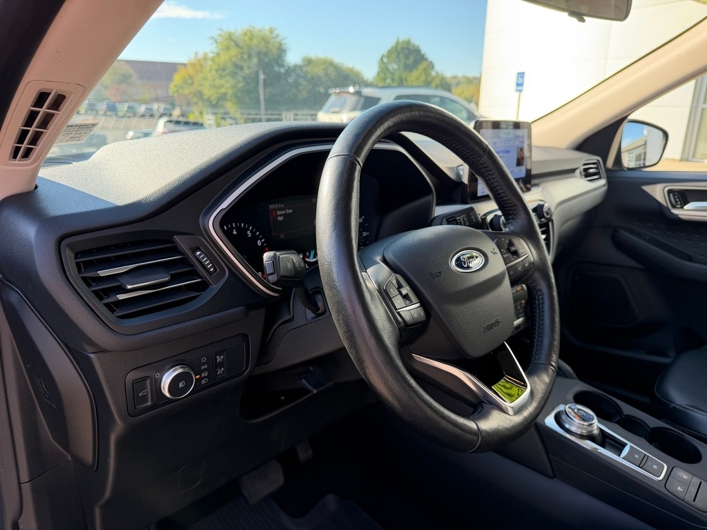2020 Ford Escape photo 14 of 30