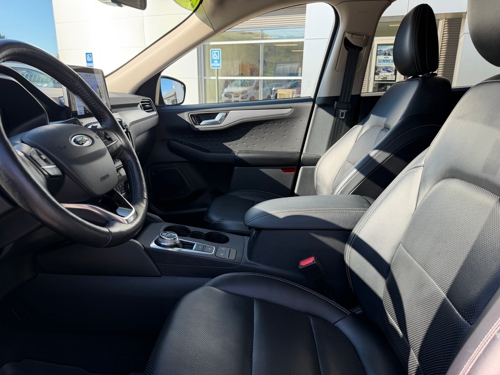 2020 Ford Escape photo 15 of 30