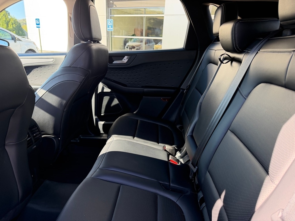2020 Ford Escape photo 17 of 30