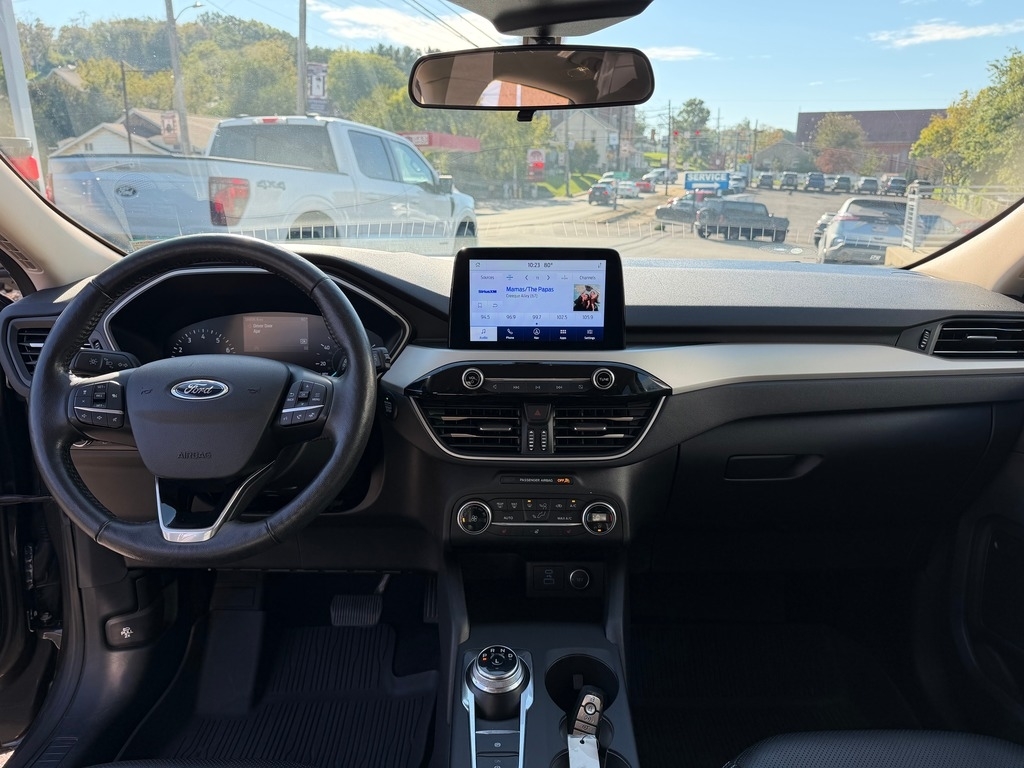 2020 Ford Escape photo 19 of 30