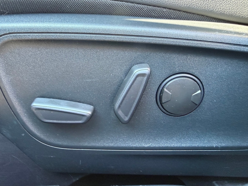 2020 Ford Escape photo 22 of 30