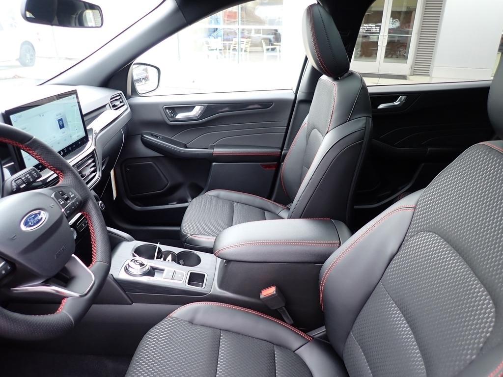 2026 Ford Escape ST-Line - 9