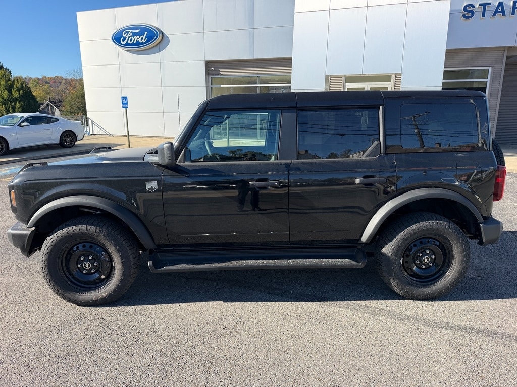 2026 Ford Bronco photo 2 of 20