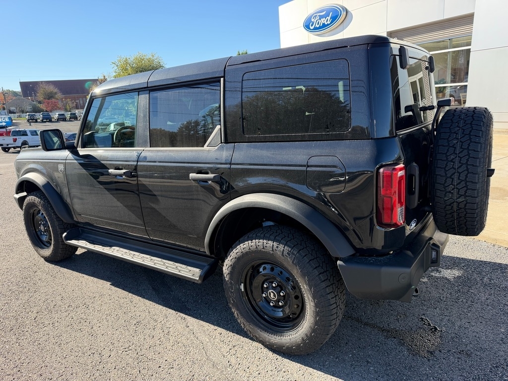 2026 Ford Bronco photo 3 of 20