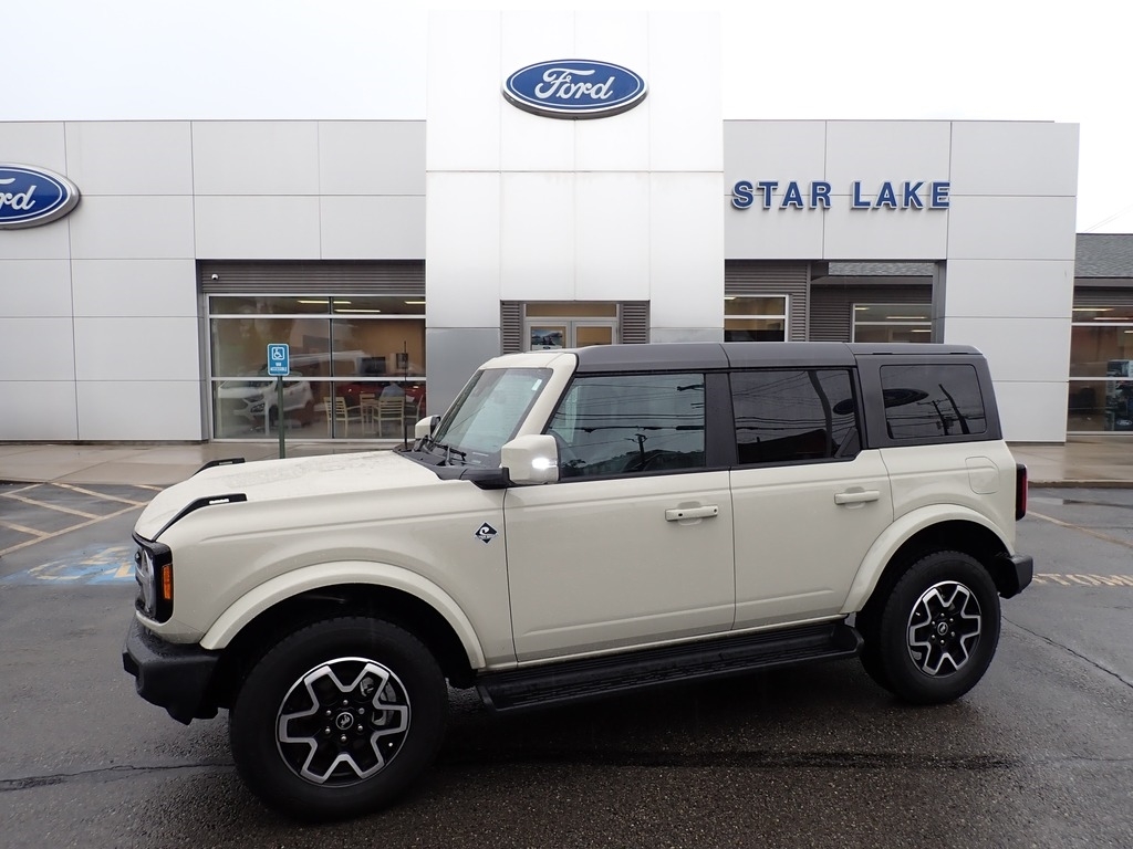 2025 Ford Bronco Outer Banks TAN at Star Lake Ford