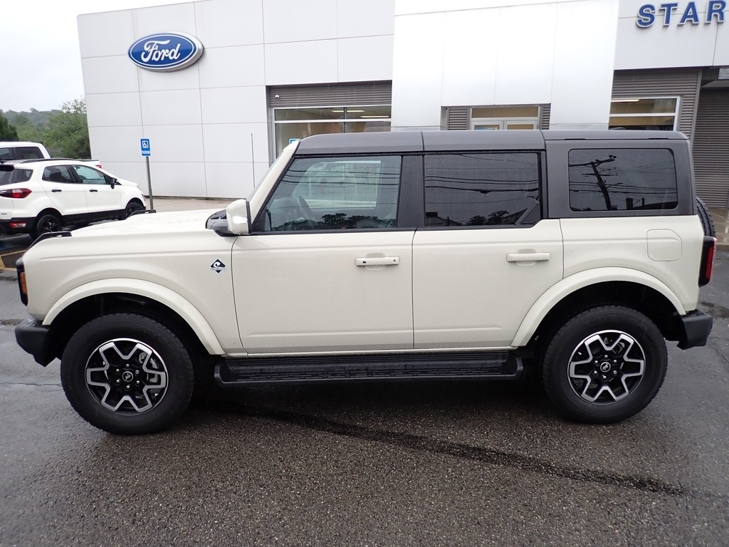 2025 Ford Bronco Outer Banks TAN at Star Lake Ford