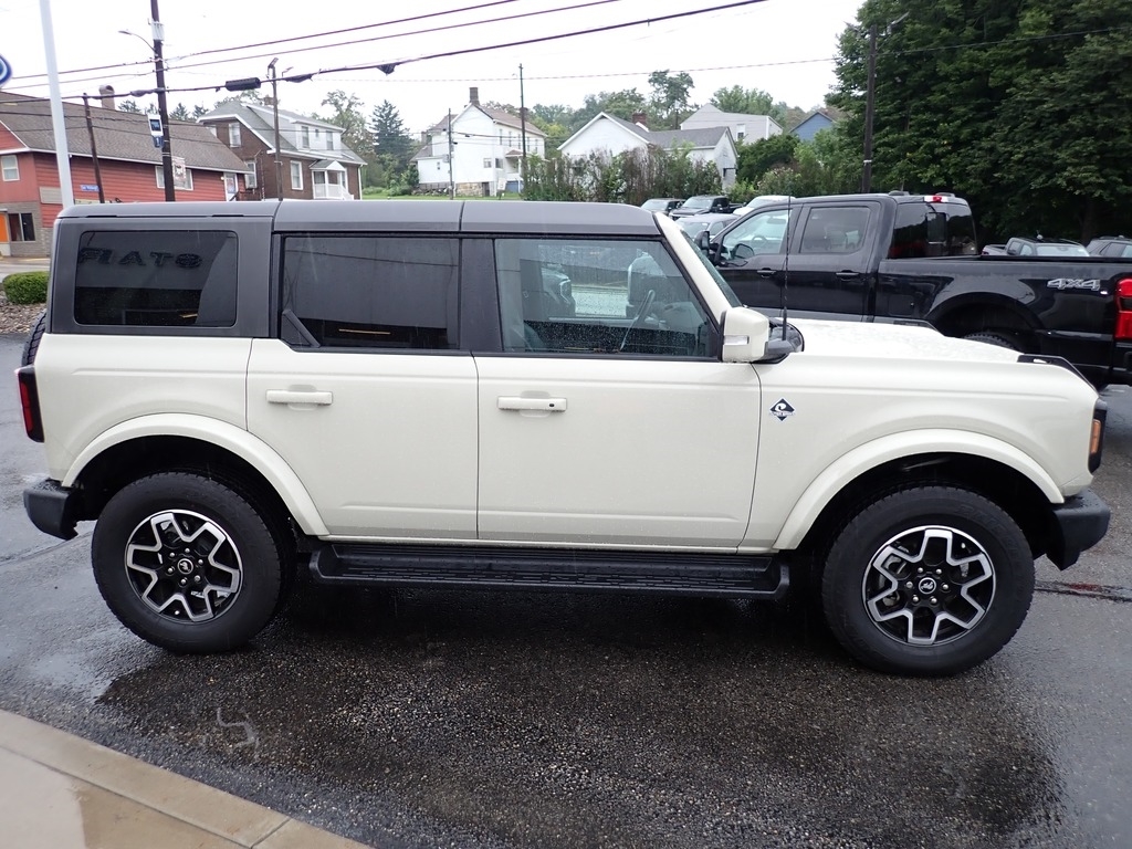 2025 Ford Bronco Outer Banks TAN at Star Lake Ford
