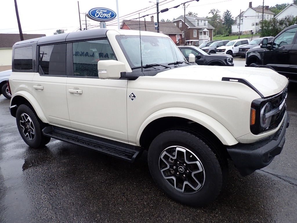 2025 Ford Bronco Outer Banks TAN at Star Lake Ford
