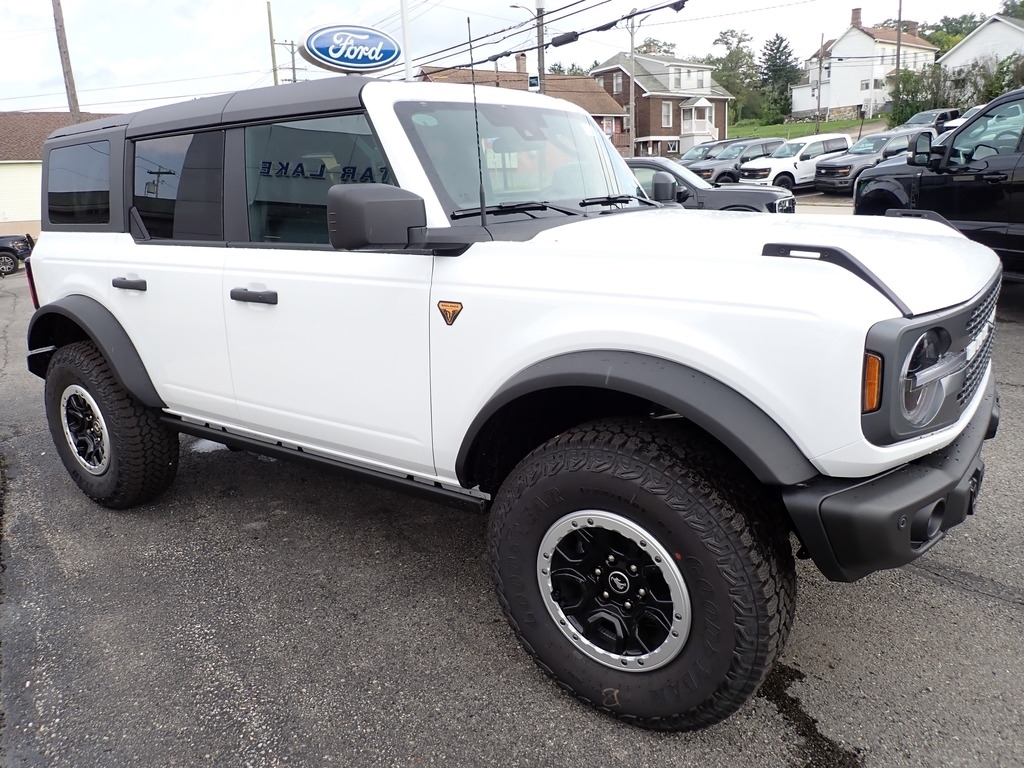 2026 Ford Bronco Badlands Oxford White at Star Lake Ford