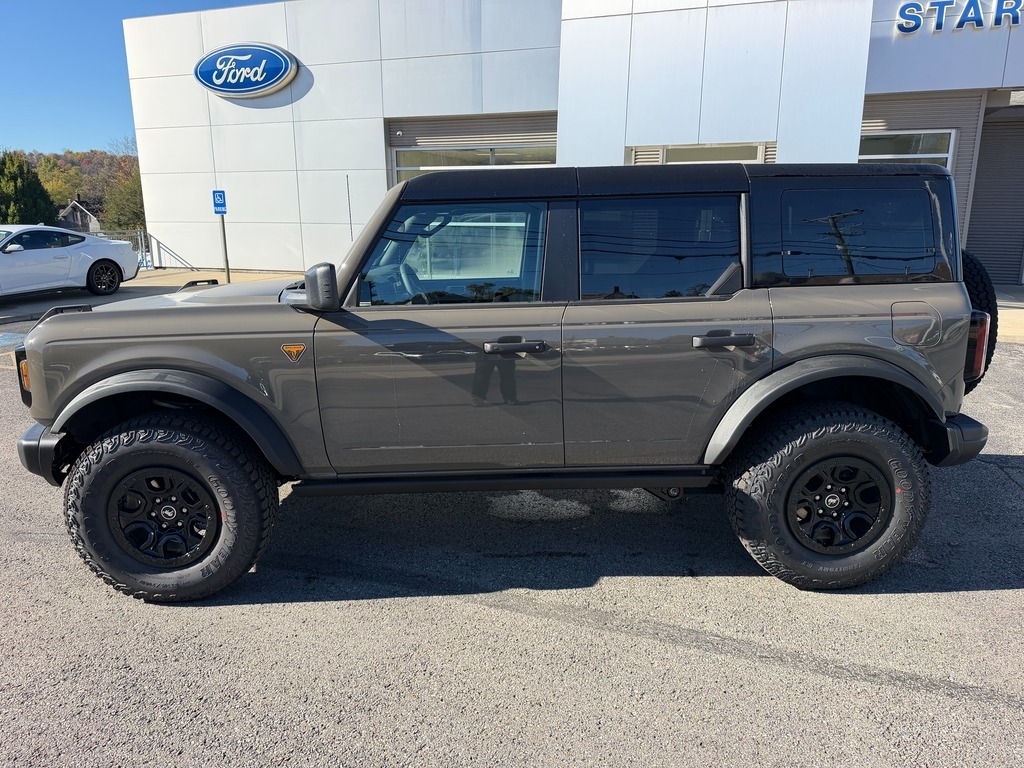 2026 Ford Bronco photo 2 of 20