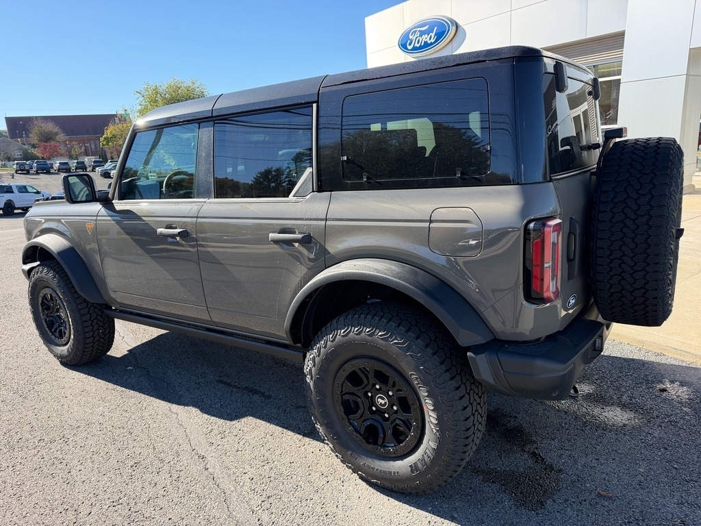 2026 Ford Bronco photo 3 of 20
