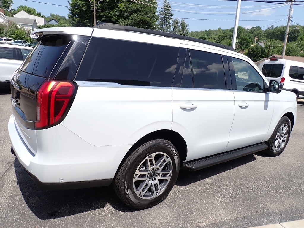 2025 Ford Expedition Active Space Silver at Star Lake Ford