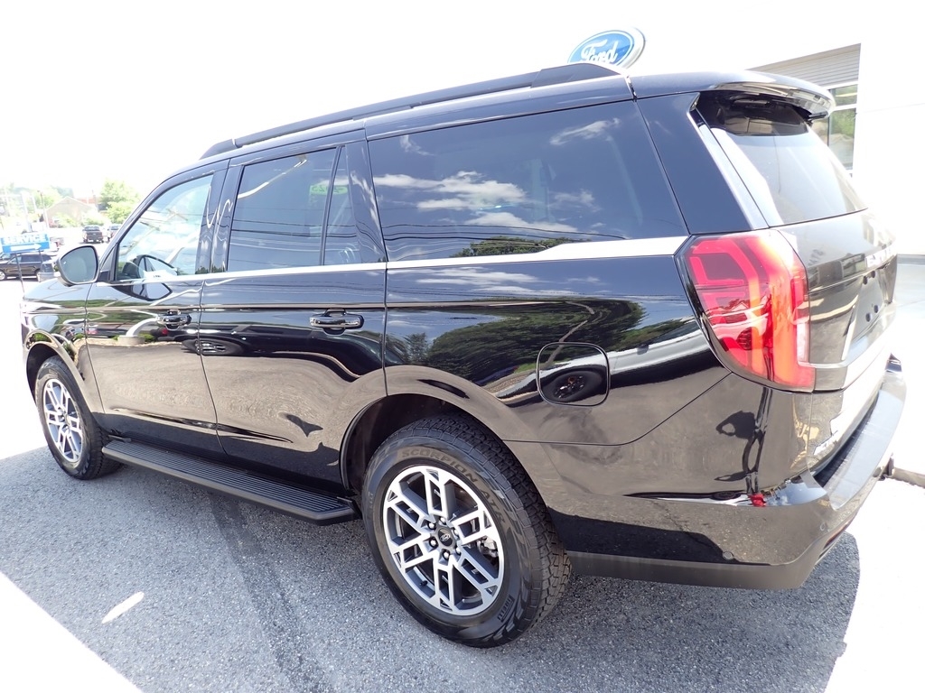 2025 Ford Expedition Active Agate Black at Star Lake Ford