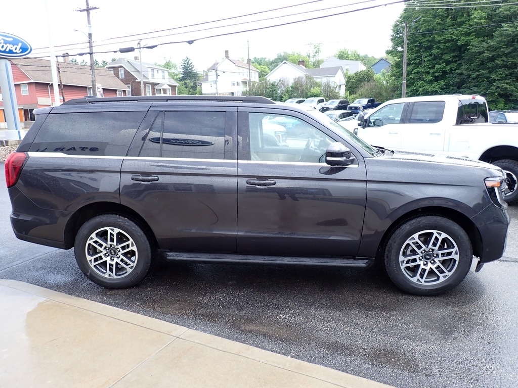 2025 Ford Expedition Active Glacier Gray Metallic Tri-Coat at Star Lake Ford
