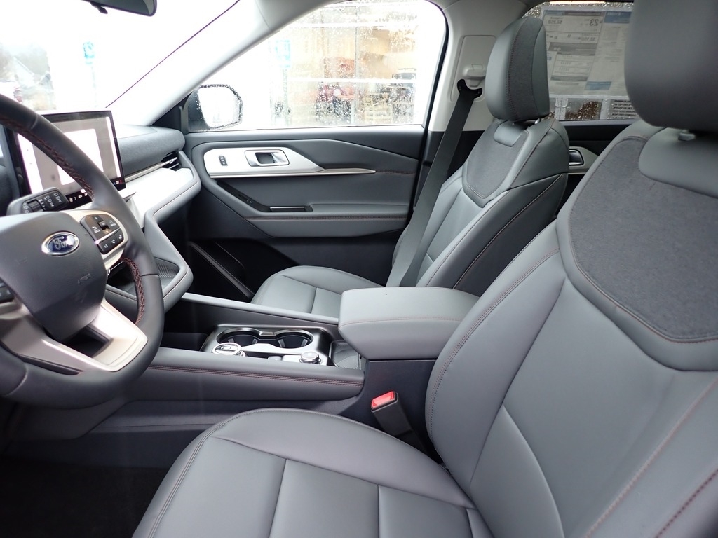 2026 Ford Explorer Active - 10
