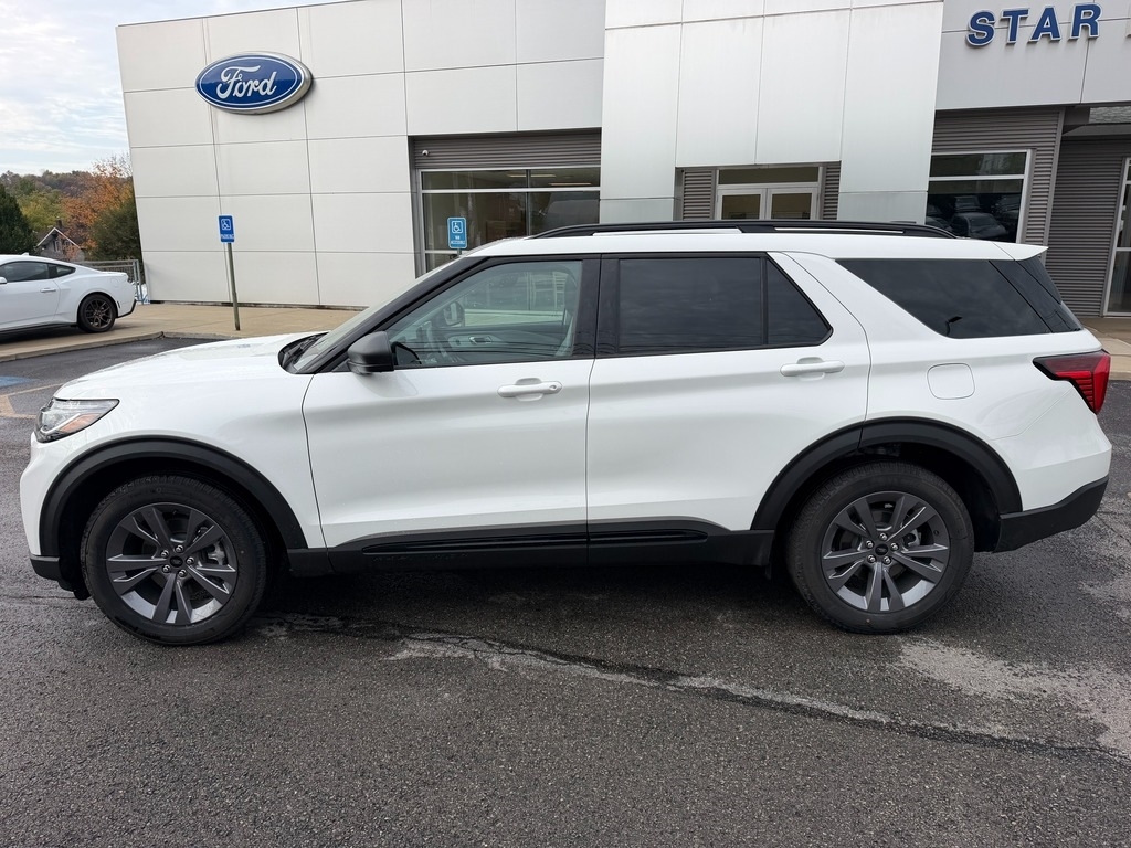2026 Ford Explorer photo 2 of 20