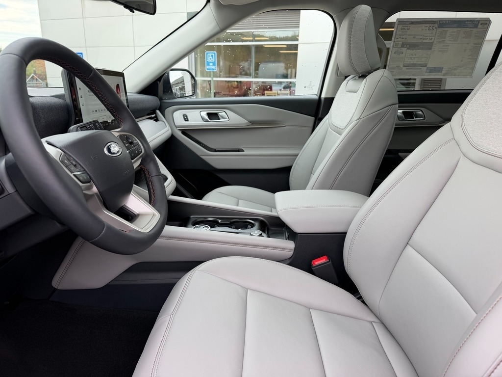2026 Ford Explorer photo 11 of 20