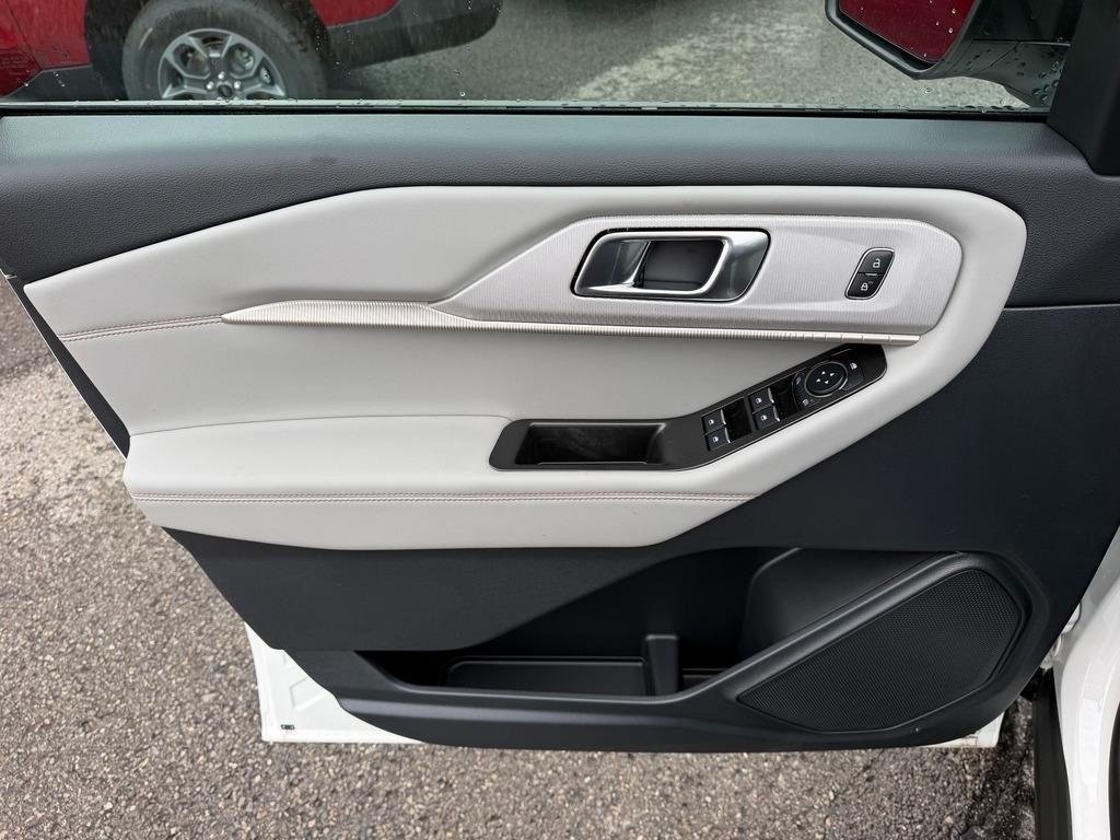 2026 Ford Explorer photo 14 of 20