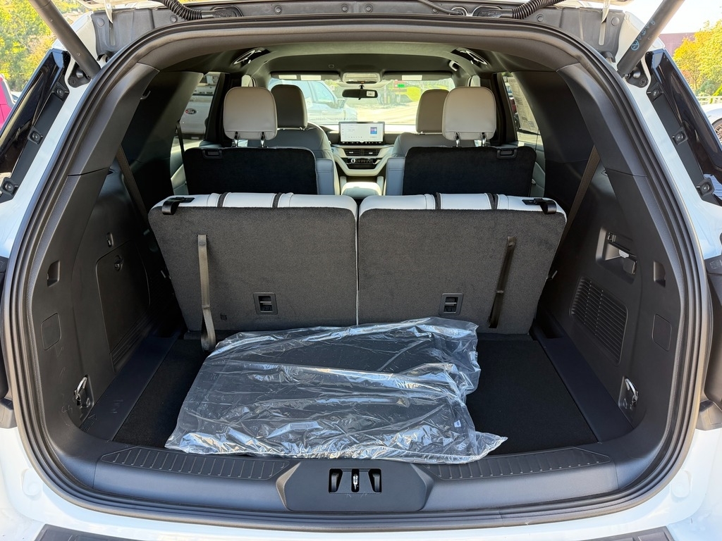 2027 Ford EXPLORER A photo 6 of 20