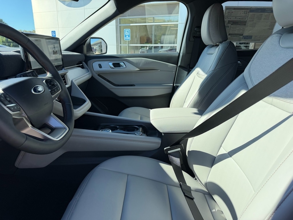 2027 Ford EXPLORER A photo 11 of 20