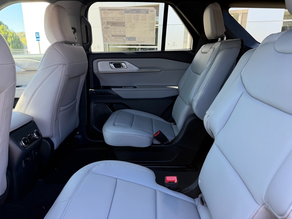 2027 Ford EXPLORER A photo 12 of 20
