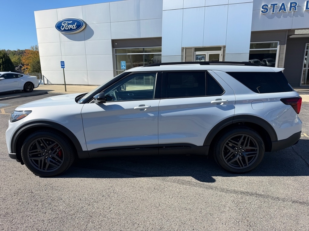 2026 Ford Explorer photo 2 of 20