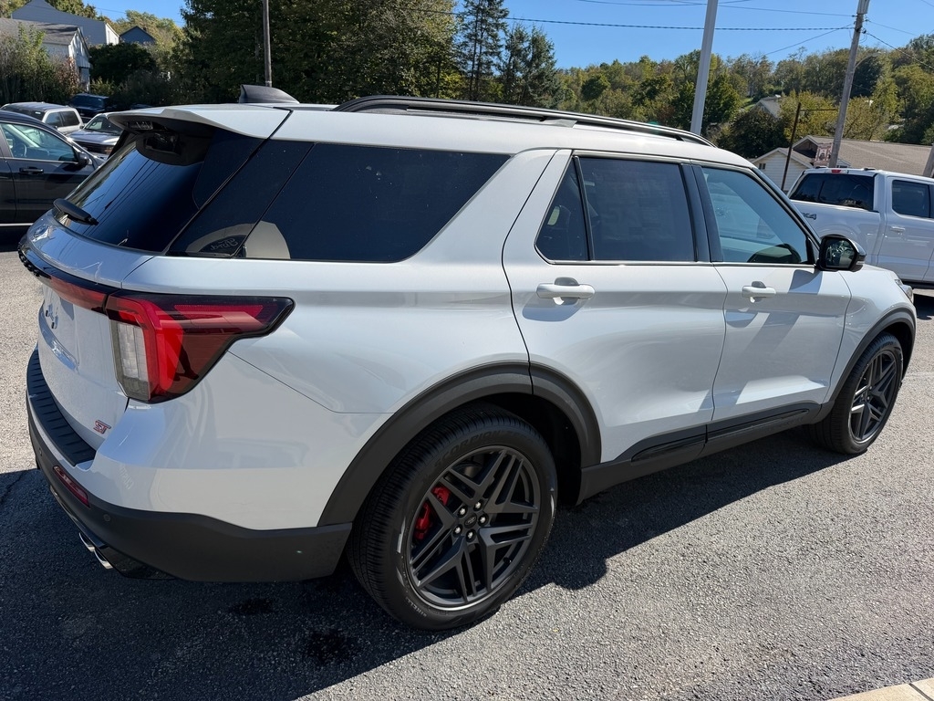 2026 Ford Explorer photo 6 of 20